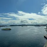Sea-Front Appartment - Ons 2024